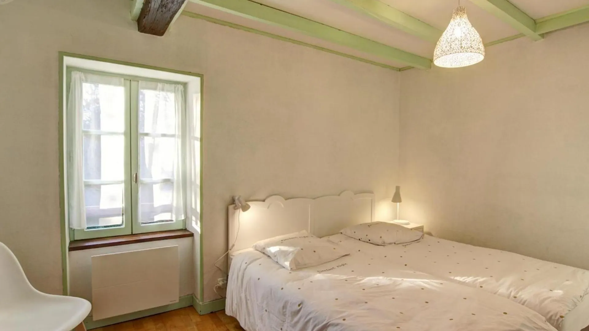 Holiday home Gite En Pierres Avec Jardin, Cheminee Et Acces Direct Aux Sentiers De Randonnee - Fr-1-496-10 Salt-en-Donzy