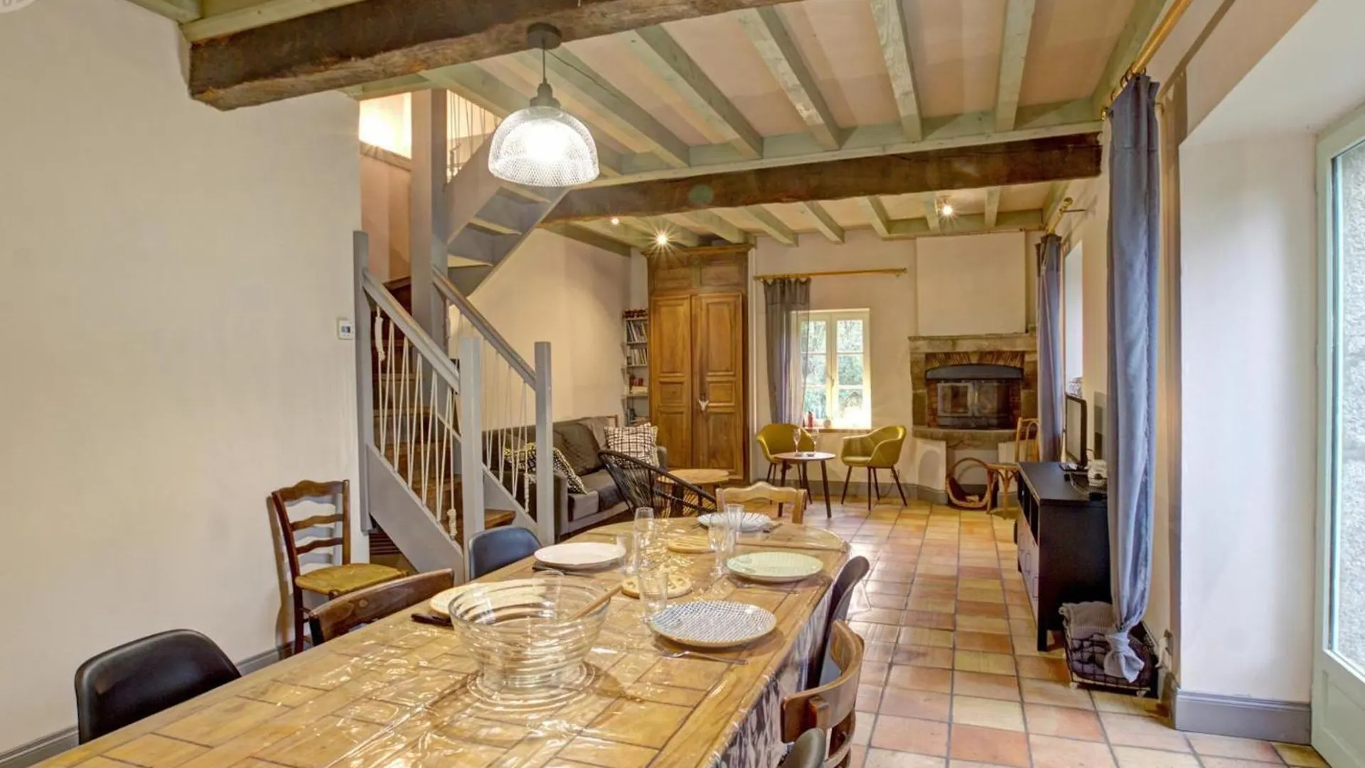 Holiday home Gite En Pierres Avec Jardin, Cheminee Et Acces Direct Aux Sentiers De Randonnee - Fr-1-496-10 Salt-en-Donzy